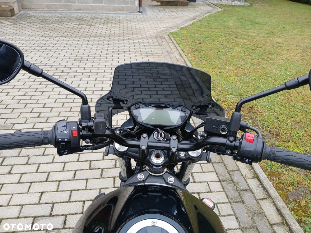 Suzuki SV - 13