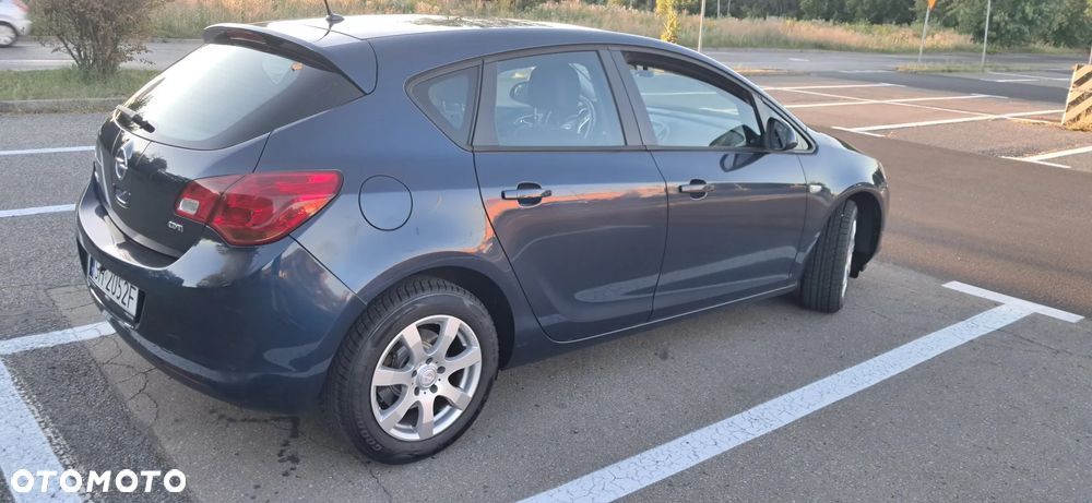 Opel Astra 1.7 CDTI ecoFLEX - 8