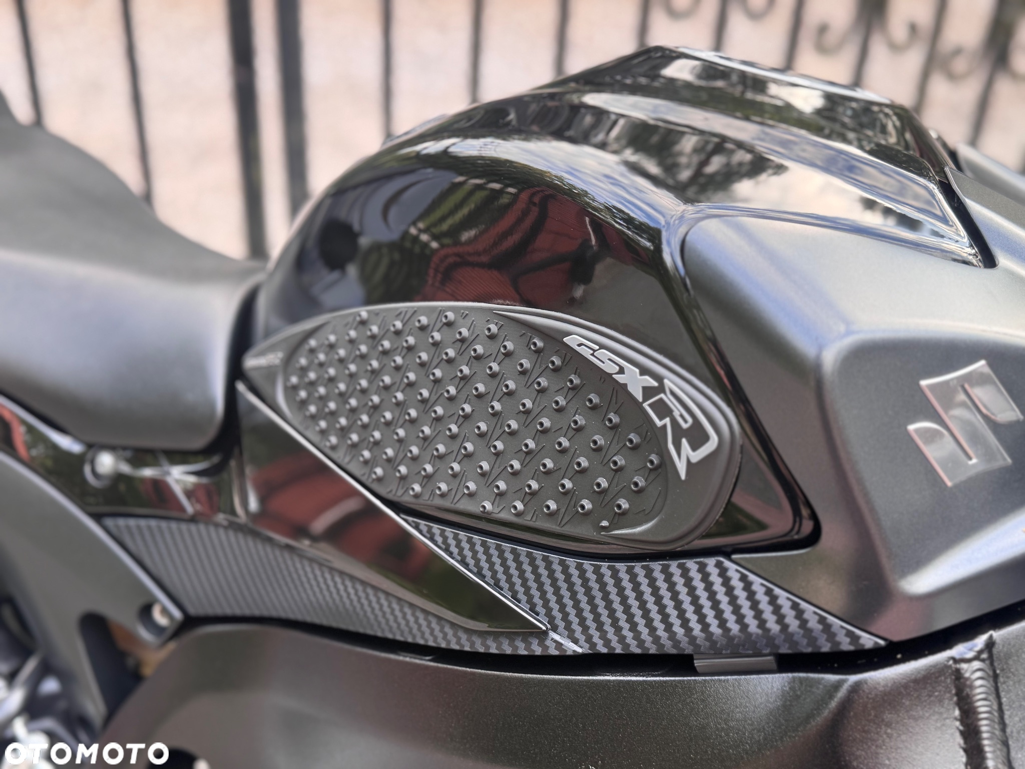 Suzuki GSX-R - 24