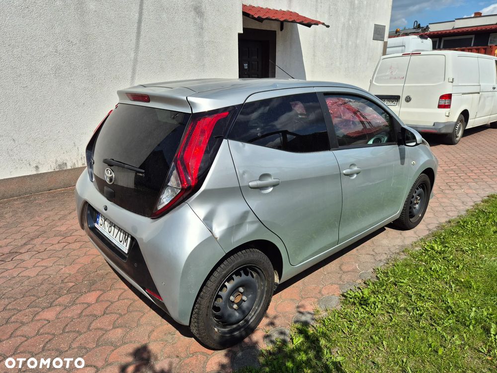 Toyota Aygo x-play - 8