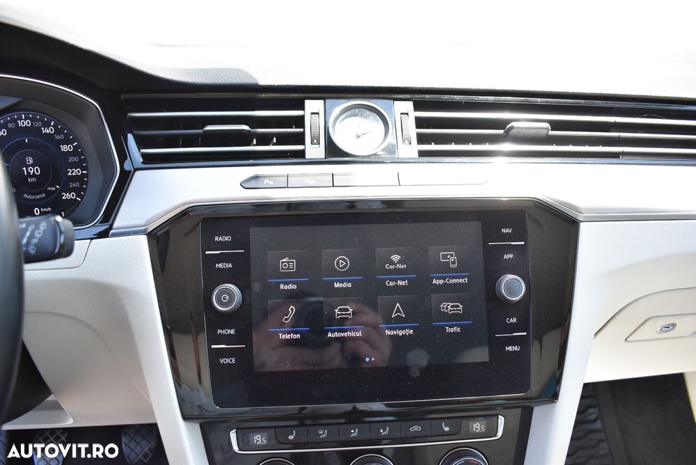 Volkswagen Passat 2.0 TDI 4Motion Highline - 13