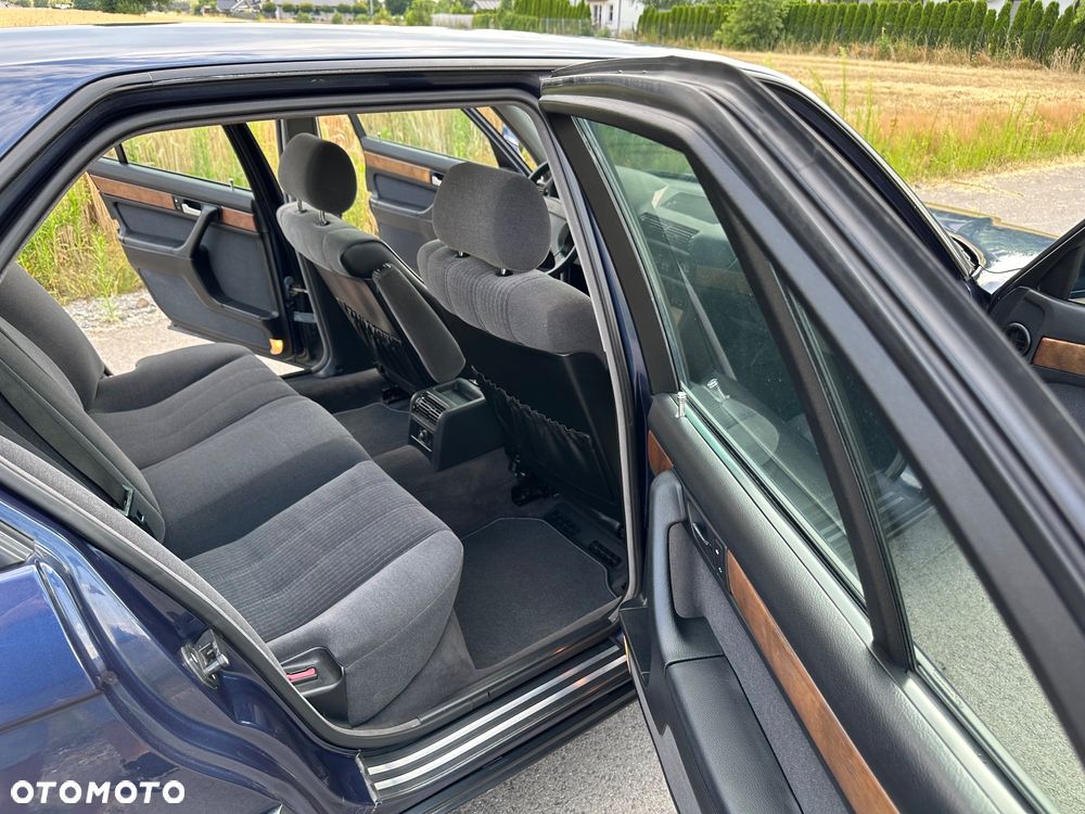 BMW Seria 7 730i - 24