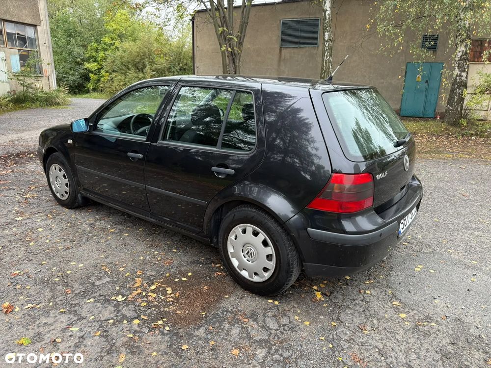 Volkswagen Golf - 3