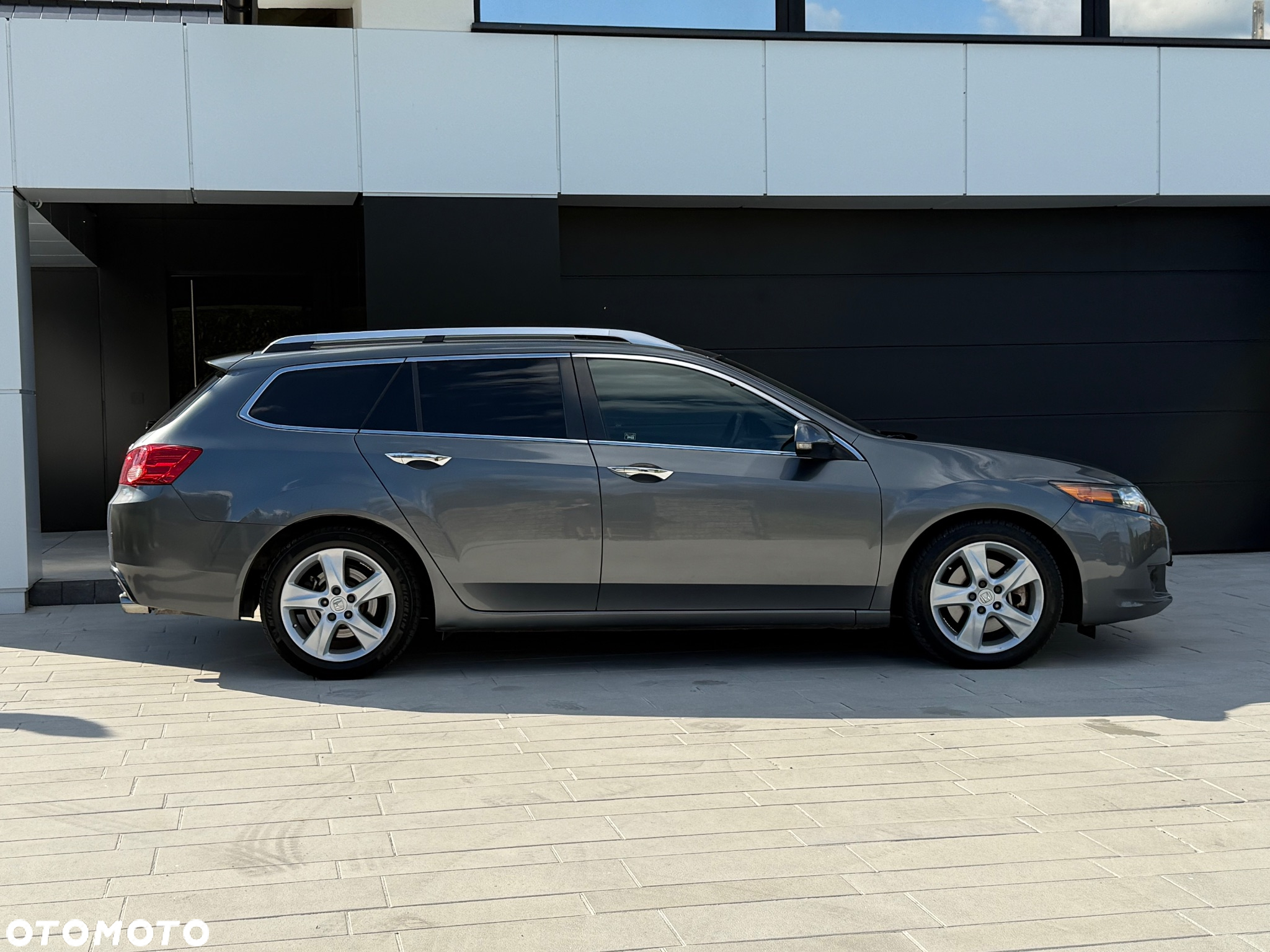 Honda Accord Tourer 2.4 Automatik Executive - 32