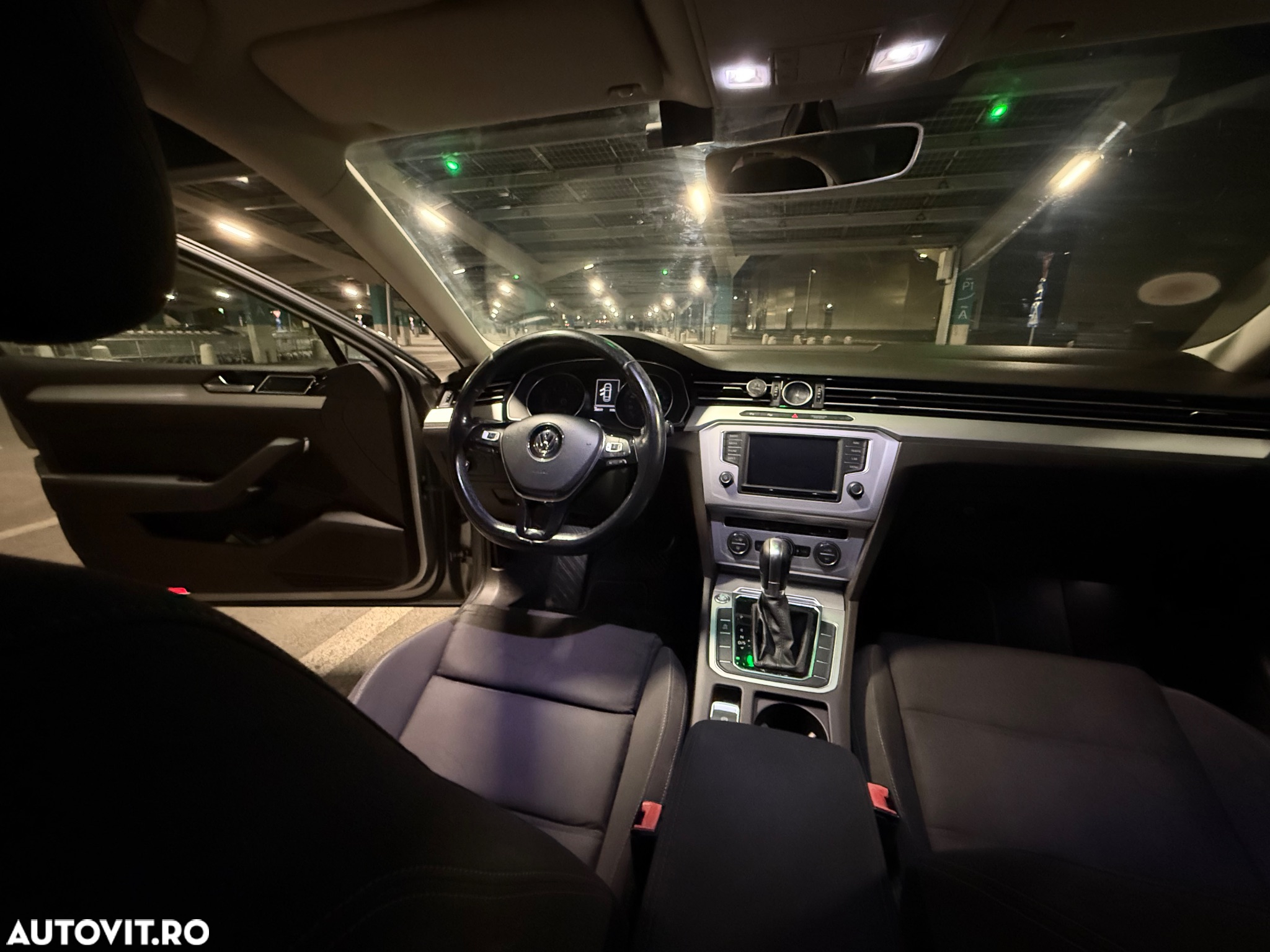 Volkswagen Passat - 12