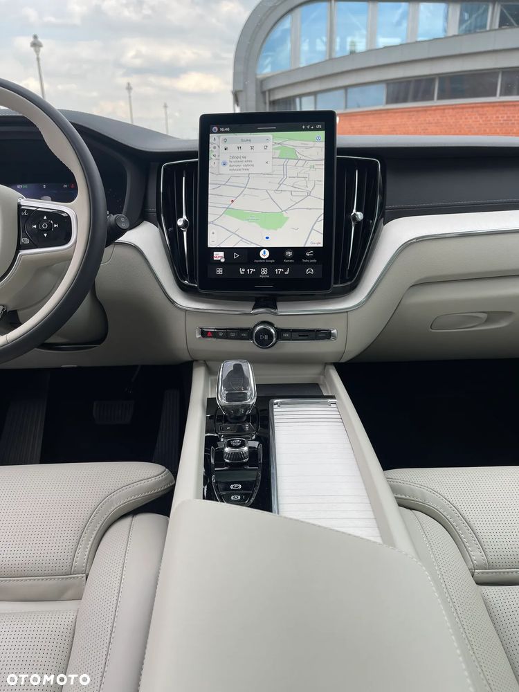 Volvo XC 60 B5 B AWD Ultra Dark - 20