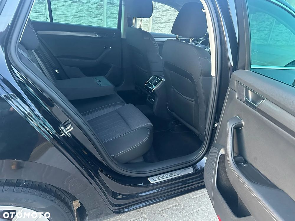 Skoda Superb 2.0 TDI SCR 4x4 Style DSG - 16