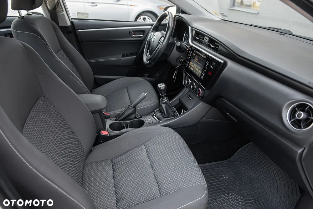 Toyota Corolla 1.4 D-4D Premium - 29