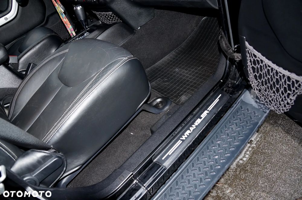 Jeep Wrangler 3.6 Unlim Sahara - 38