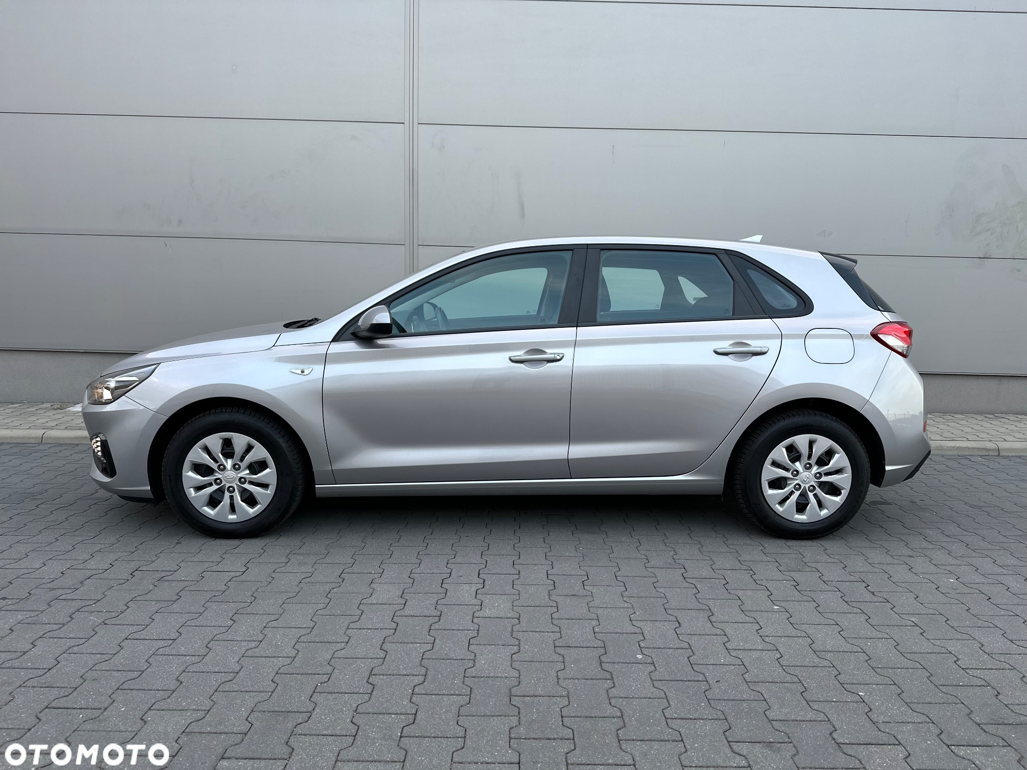 Hyundai i30 1.5 DPI Classic + - 25