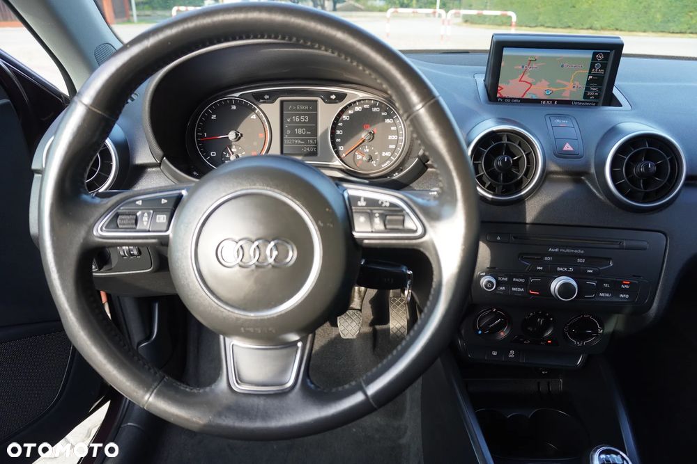 Audi A1 1.6 TDI Attraction - 8
