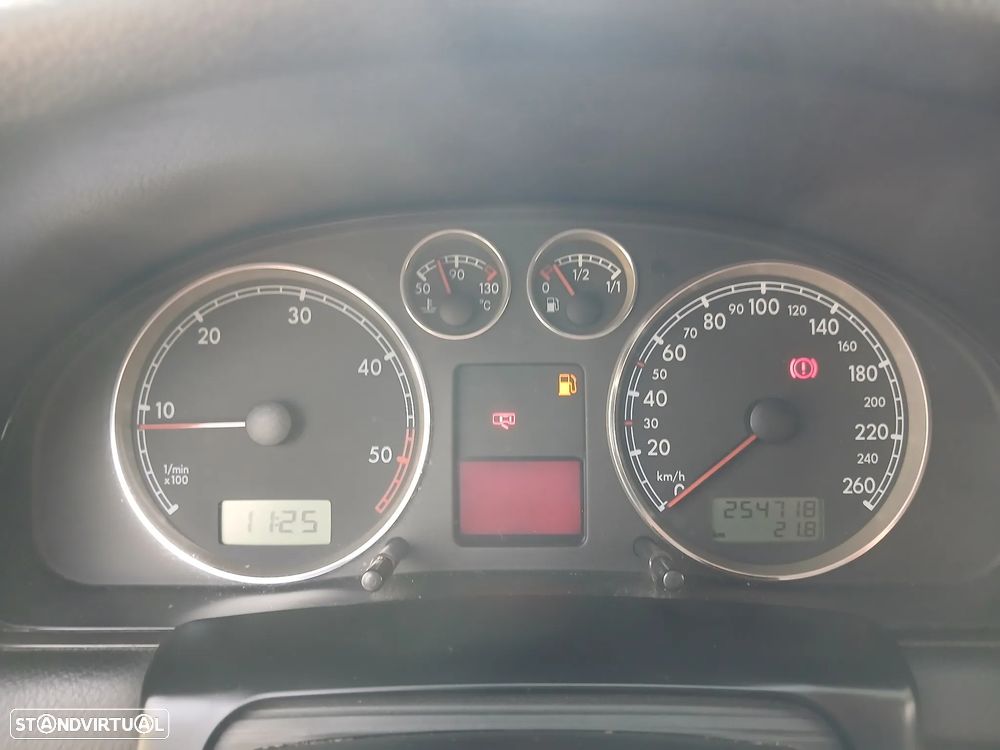 VW Passat 1.9 TDi Trendline - 27