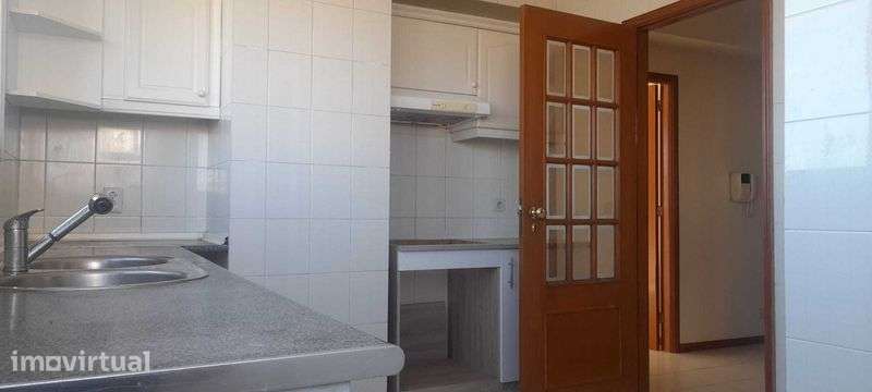 Apartamento T2 à venda na Vereda 2 à Rua dos 4 Caminhos - Grande imagem: 4/7