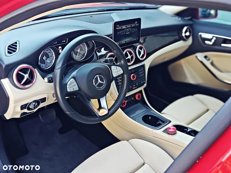 Mercedes-Benz GLA 250 4-Matic - 12