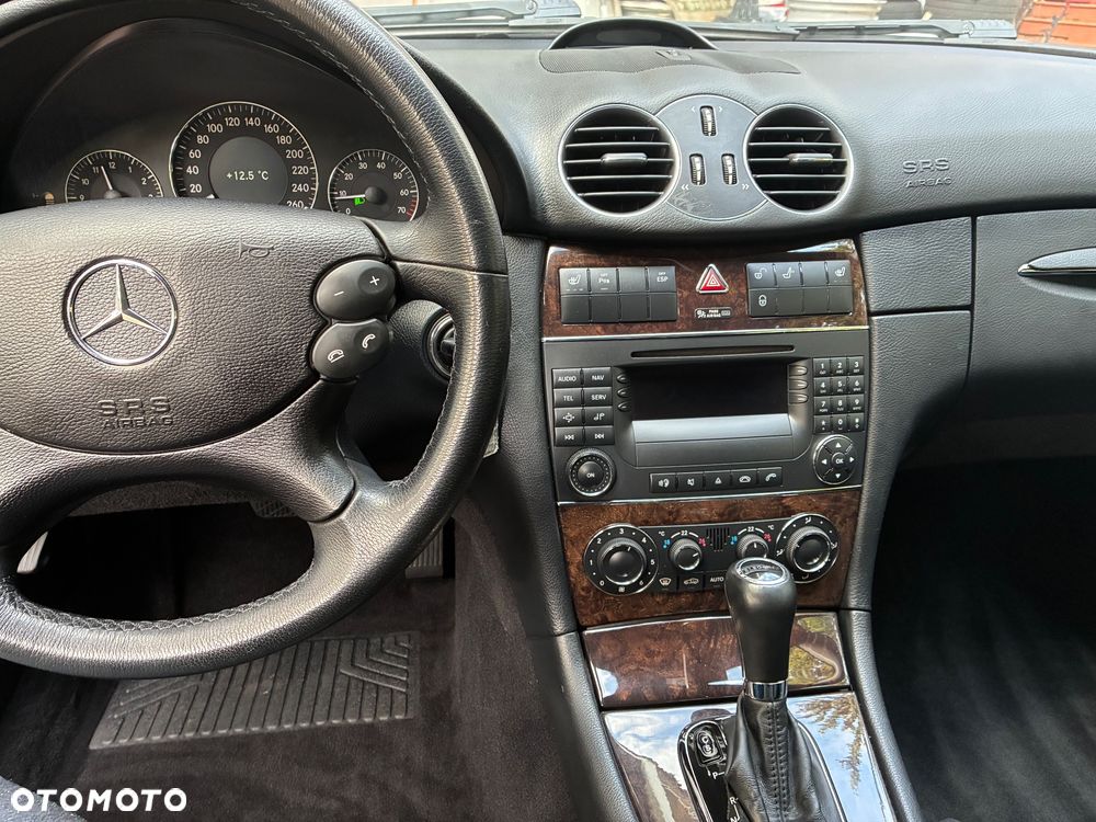 Mercedes-Benz CLK - 24