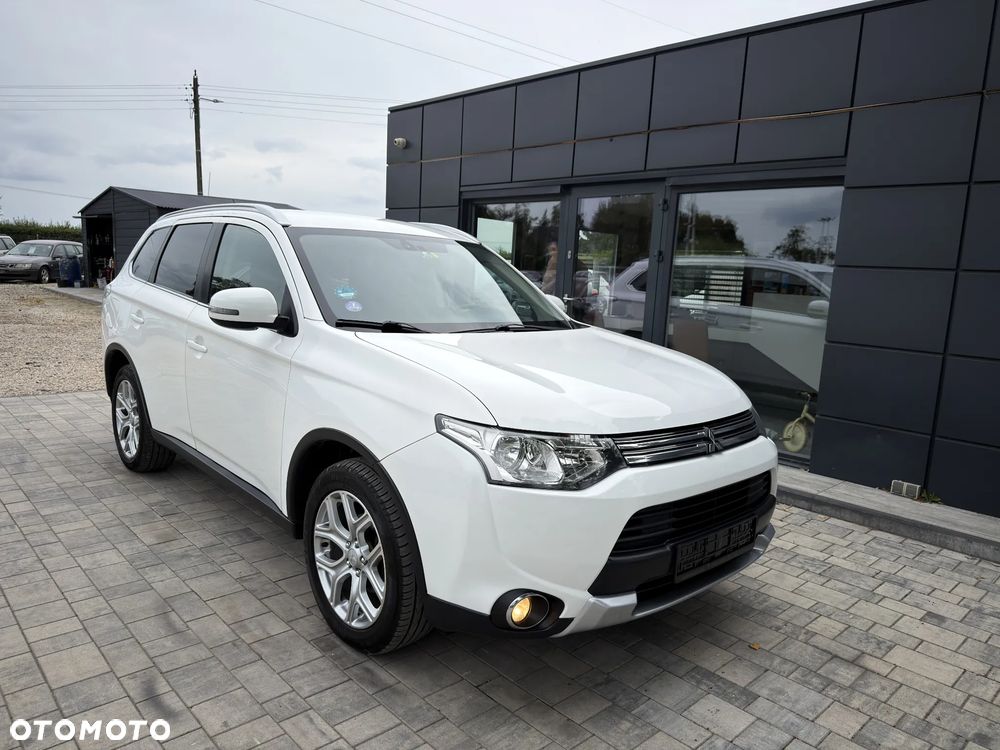 Mitsubishi Outlander Instyle NAVI + - 11