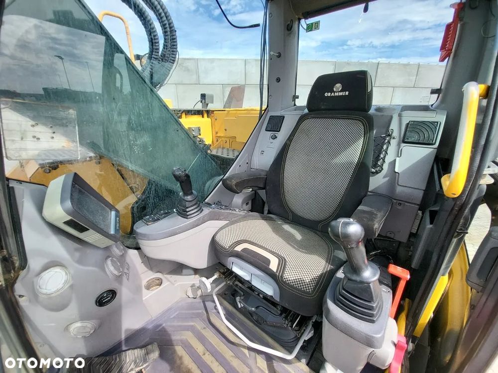 Volvo ECR235 DL - 15