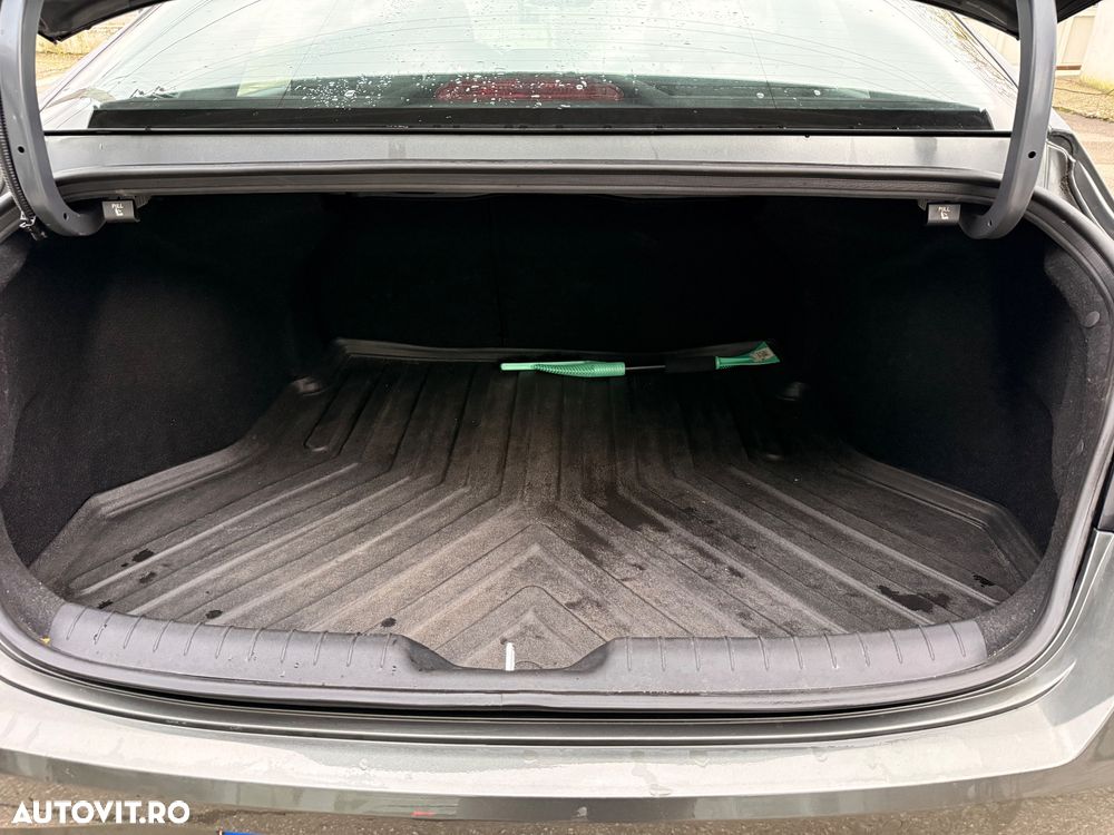 Hyundai Elantra 1.6 l 123 CP 6MT Highway - 21