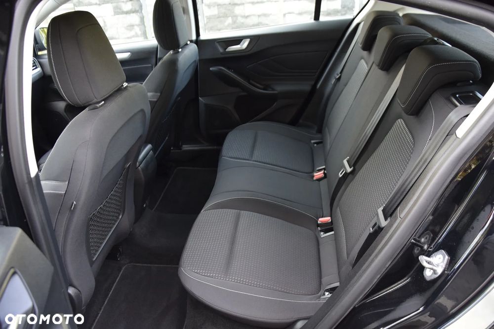 Ford Focus 1.0 EcoBoost Start-Stopp-System TITANIUM DESIGN - 27