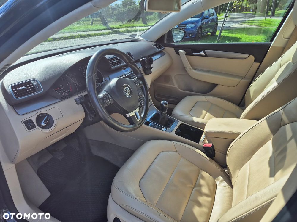 Volkswagen Passat 2.0 TDI Comfortline - 9