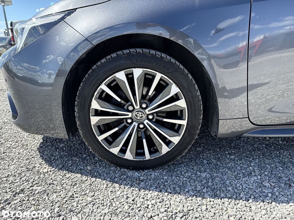 Toyota Corolla 1.8 Hybrid Style - 17