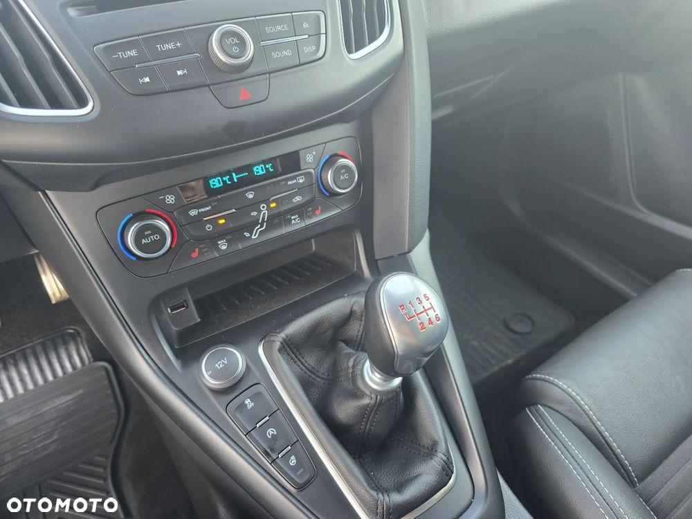 Ford Focus 2.0 EcoBoost ST mit Leder-Sport-Paket - 18