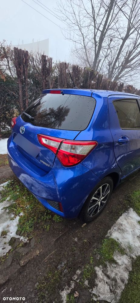 Toyota Yaris Hybrid 100 Dynamic EU6 - 6