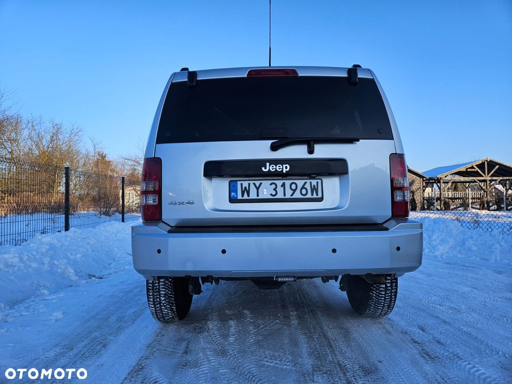 Jeep Liberty 2011 photo 5