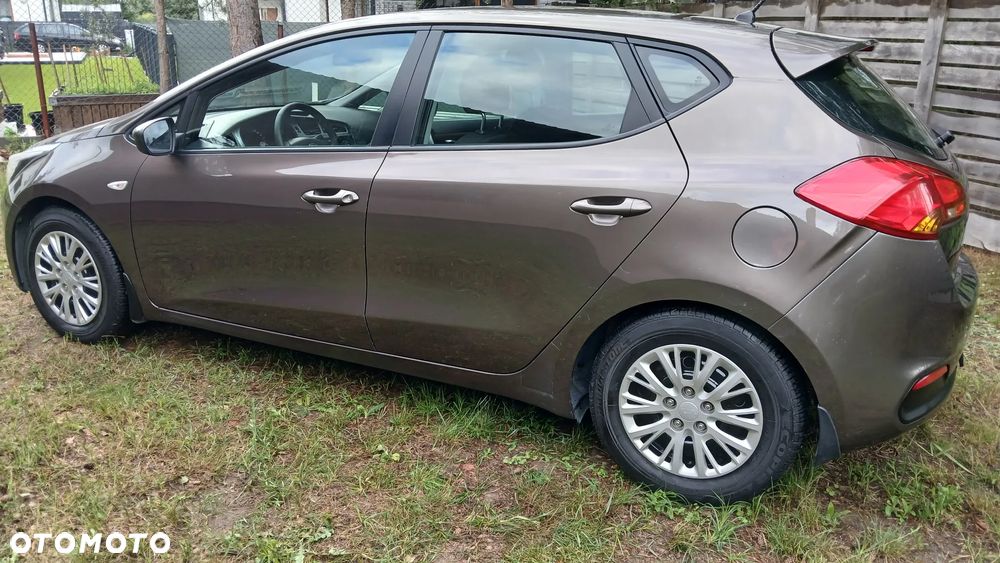 Kia Ceed - 10