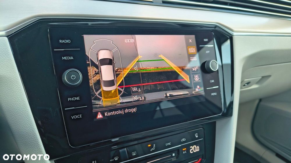 Volkswagen Passat - 19