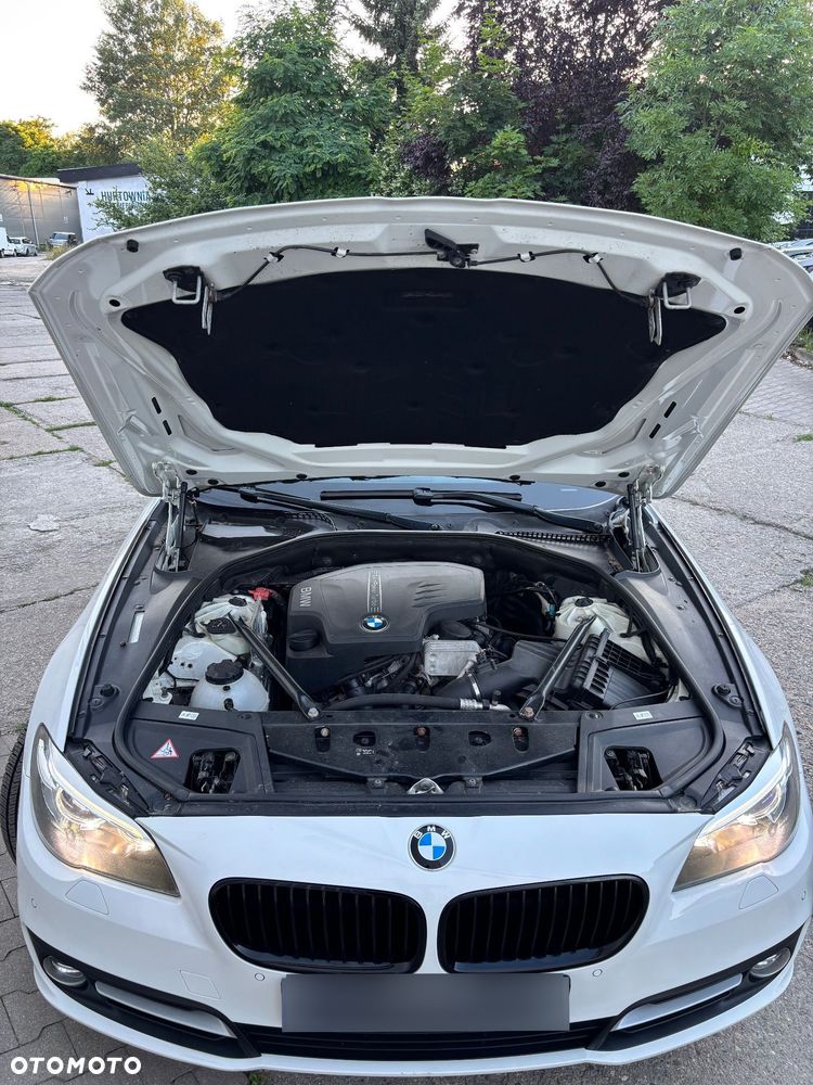 BMW Seria 5 528i xDrive Luxury Line - 9