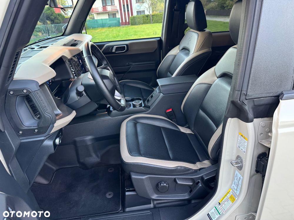 Ford Bronco - 6