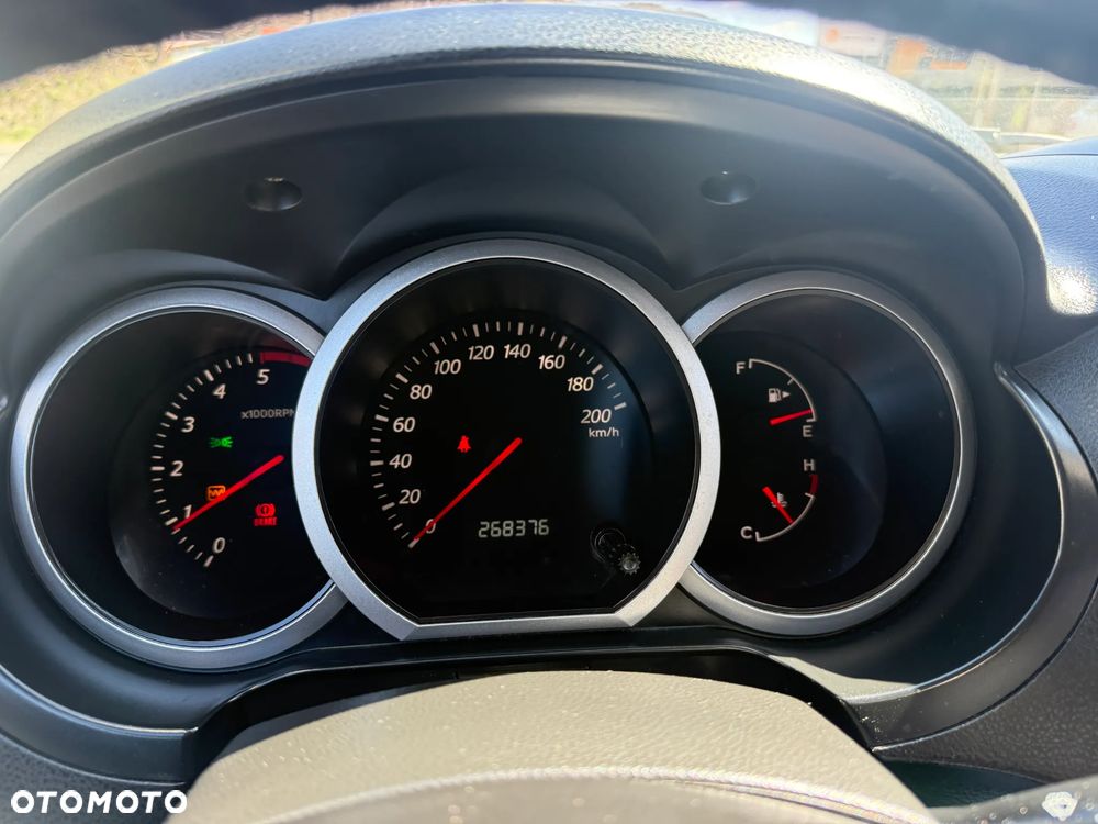 Suzuki Grand Vitara 1.9 DDiS Comfort DPF - 8