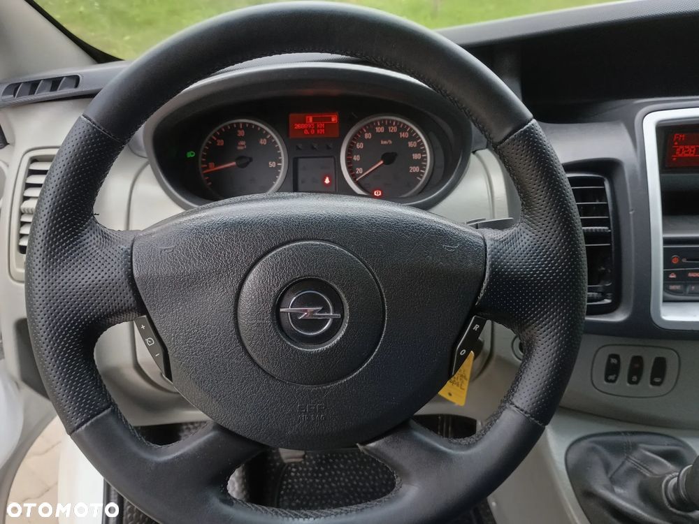 Opel Vivaro - 24