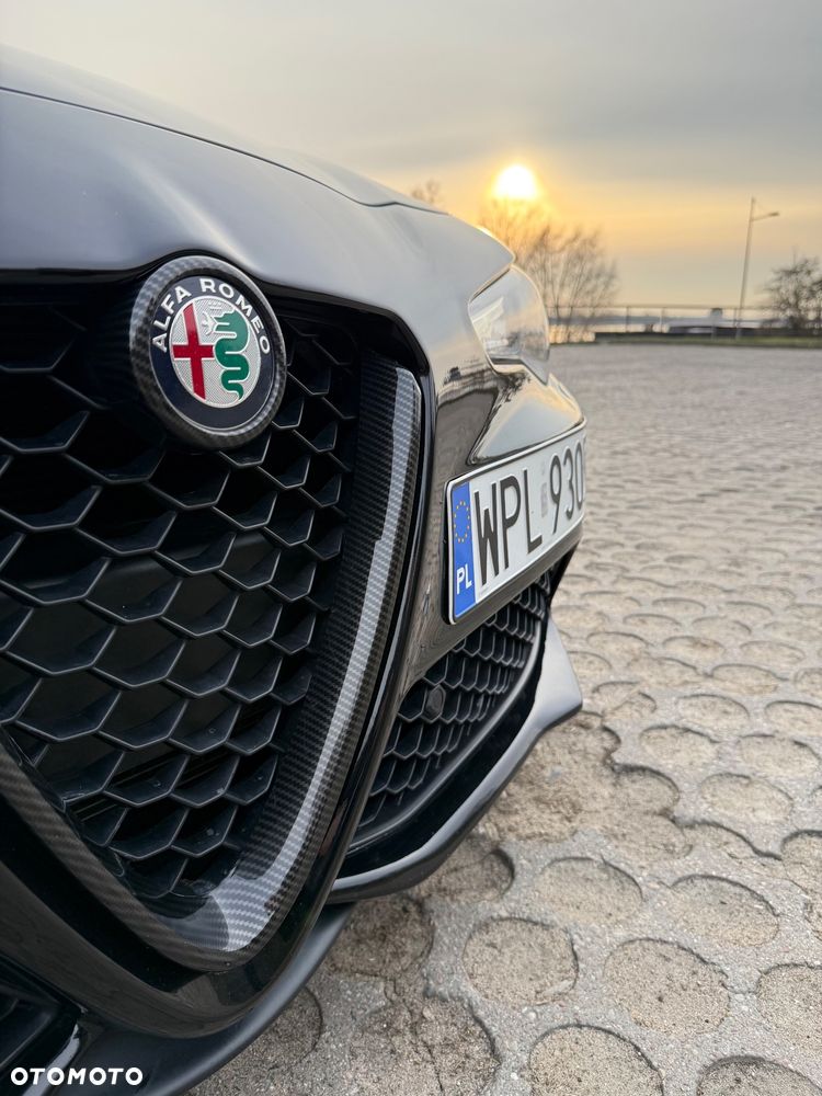 Alfa Romeo Giulia 2.0 Turbo 16V AT8 Veloce Ti - 8