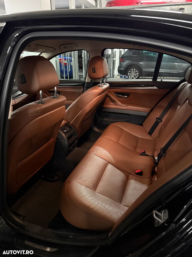 BMW Seria 5 520d xDrive AT - 14