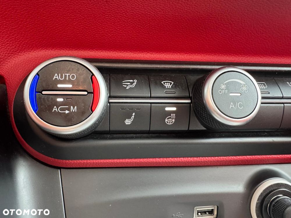 Alfa Romeo Stelvio 2.0 Turbo 16V AT8-Q4 Veloce Ti - 26
