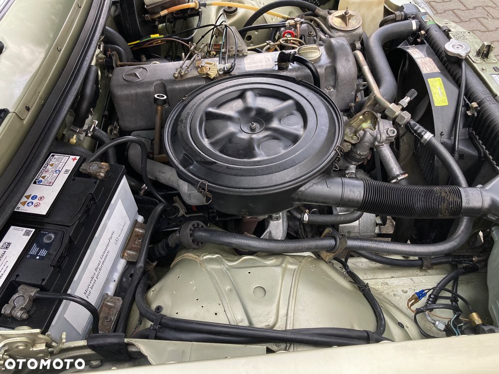 Mercedes-Benz W123 - 26