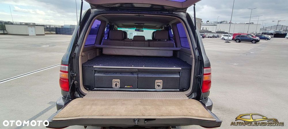 Toyota Land Cruiser - 10