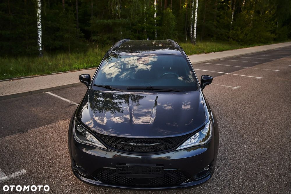 Chrysler Pacifica - 17