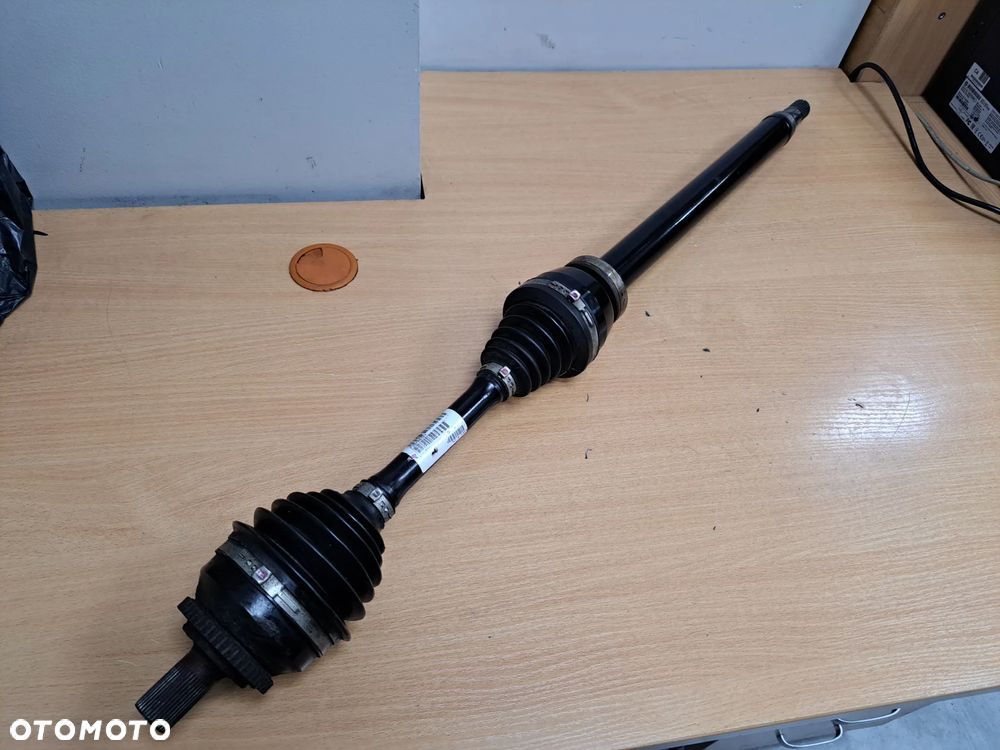 VOLVO S60 V70 II PÓŁOŚ PRAWA PRAWY PRZÓD MANUAL 30735121