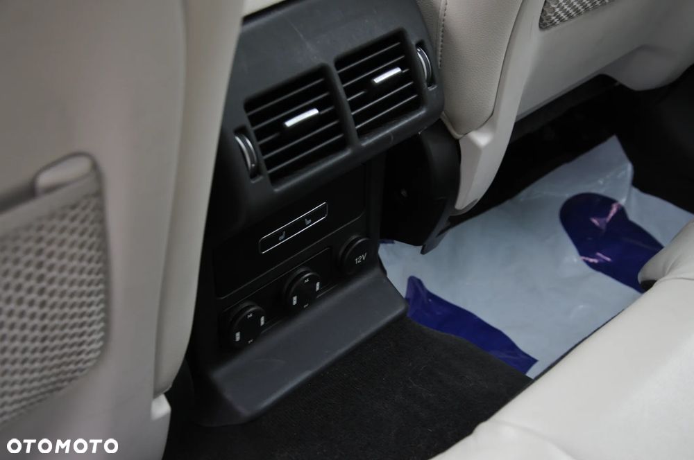 Jaguar F-Pace 2.0 i4D AWD Chequered Flag - 24