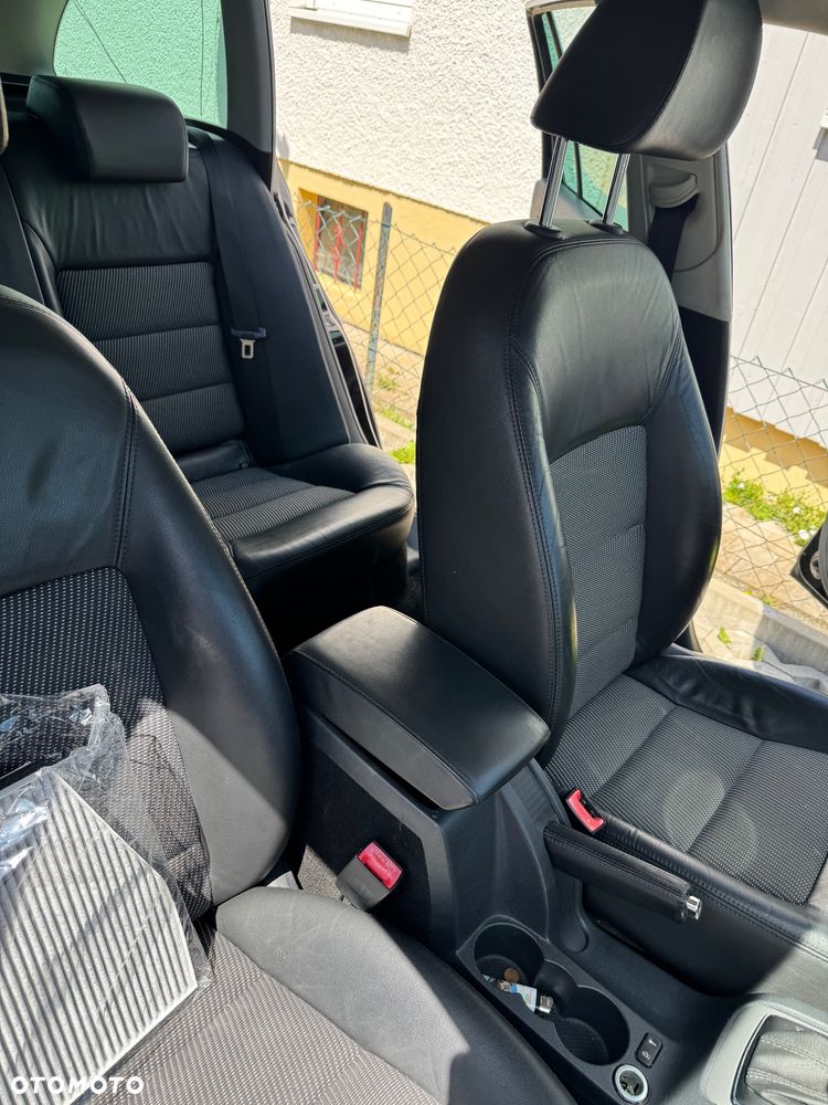Skoda Octavia 1.6 TDI Elegance DSG - 4