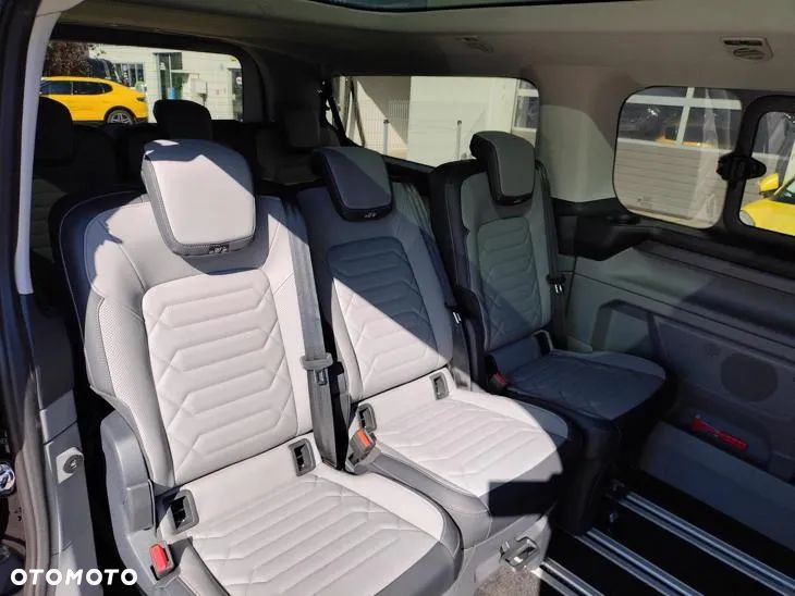 Ford Tourneo Custom - 15