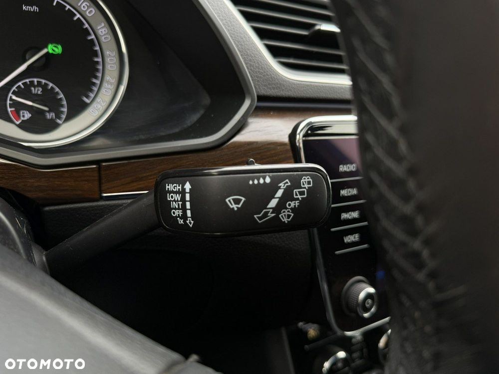 Skoda Superb 2.0 TDI SCR 4x4 Scout DSG - 23