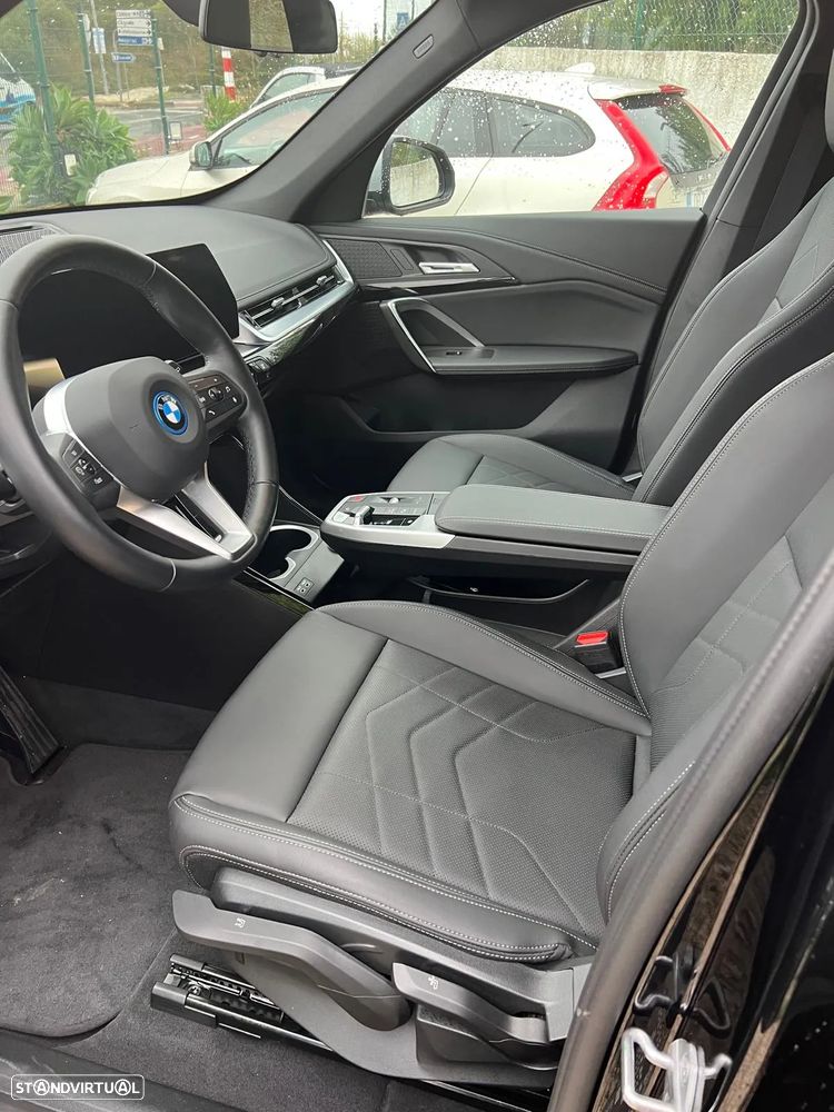 BMW iX1 xDrive30 xLine - 11