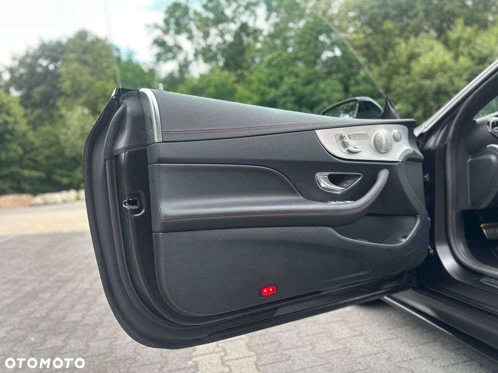 Mercedes-Benz Klasa E AMG 53 4-Matic+ 9G-TRONIC - 24
