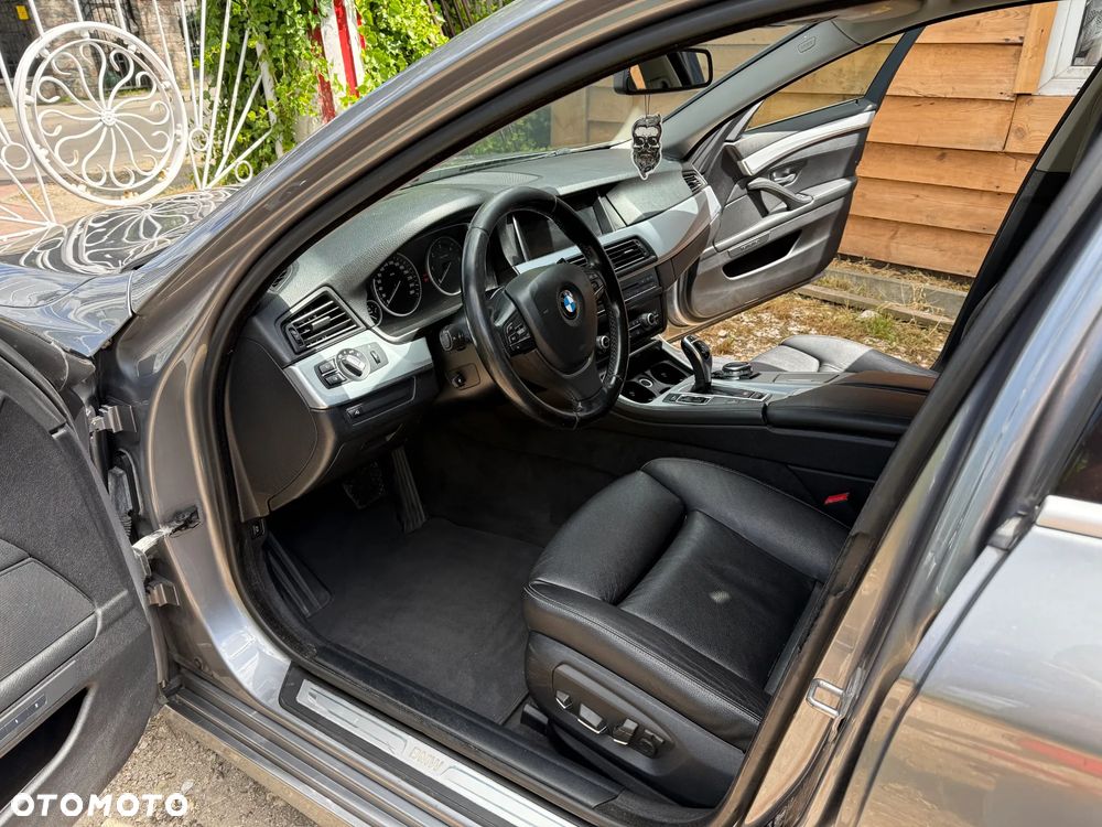 BMW Seria 5 530d xDrive Luxury Line - 7
