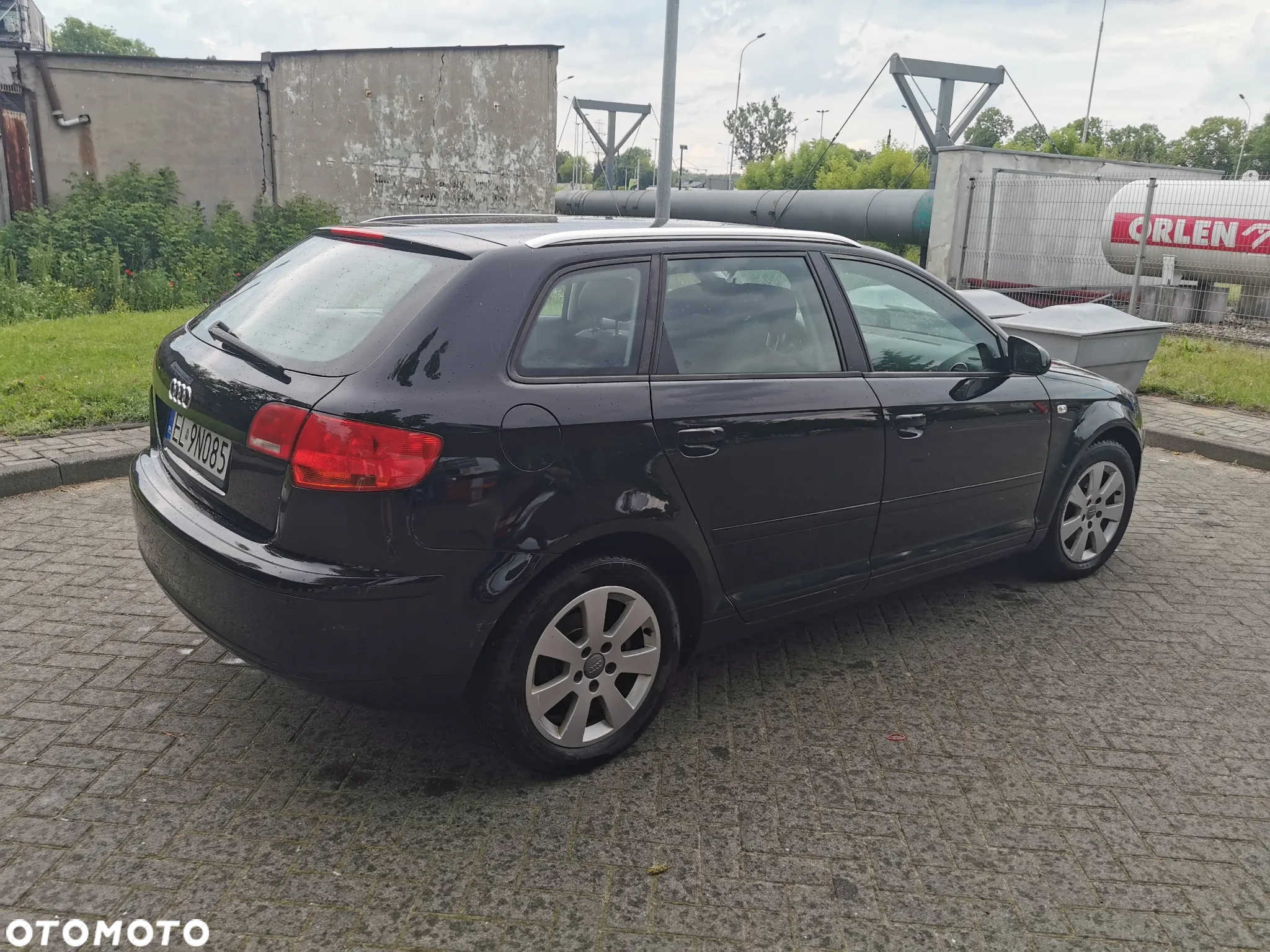 Audi A3 1.9 TDI Sportback DPF S tronic Ambiente - 2