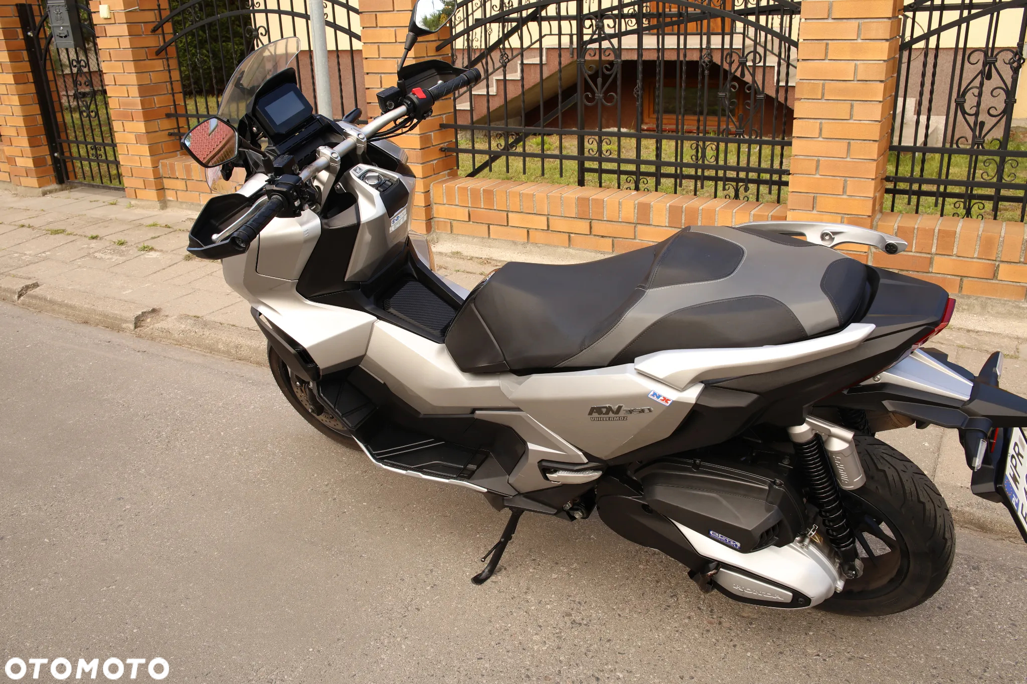 Honda ADV350 - 4